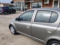 Usata Toyota Yaris Sol 65 CV (47 kW) 2003 Grigio Berlina