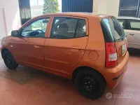 Usata Kia Picanto 61 CV (44 kW) 2005 Arancione Utilitaria
