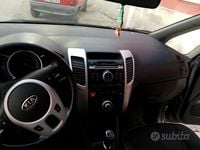 Usata Kia Venga 90 CV (66 kW) 2011 Grigio Utilitaria