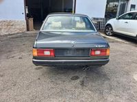 Begagnad BMW 732 197 HK (144 kW) 1982 Blå Sedan