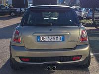 Usata Mini Cooper S 175 CV (128 kW) 2006 Grigio chiaro Utilitaria