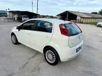 Usata Fiat Grande Punto 75 CV (55 kW) 2010 Bianco Utilitaria