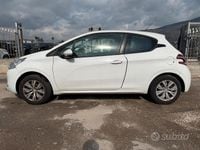 Usata Peugeot 208 82 CV (60 kW) 2015 Bianco Utilitaria