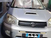 Usata Toyota RAV4 116 CV (85 kW) 2005 Argento SUV