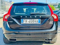 Usata Volvo V60 Dynamic 150 CV (110 kW) 2017 Nero Station wagon