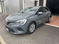 Usado Renault Clio V Intens 101 CV (74 kW) 2020 Gris Berlina