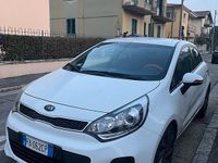 Usata Kia Rio 90 CV (66 kW) 2015 Bianco Utilitaria