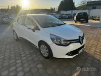 Usado Renault Clio IV 75 CV (55 kW) 2015 Blanco Berlina