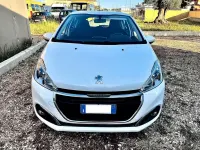 Usata Peugeot 208 68 CV (50 kW) 2015 Bianco Utilitaria