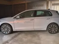 Usata VW Golf VIII Life 131 CV (96 kW) 2021 Grigio Utilitaria