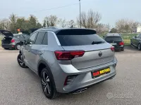 Usata VW T-Roc R-line 150 CV (110 kW) 2023 Grigio SUV