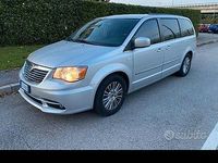 Usata Lancia Voyager 163 CV (119 kW) 2012 Grigio Monovolume