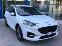 Usata Ford Kuga ST-Line X 152 CV (111 kW) 2023 Frozen white SUV