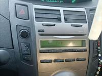 Usata Toyota Yaris 69 CV (50 kW) 2011 Grigio Utilitaria