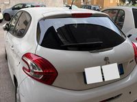 Usata Peugeot 208 Access 68 CV (50 kW) 2013 Bianco Utilitaria