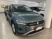 Usata VW T-Roc Life 116 CV (85 kW) 2025 Verde SUV