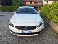 Usata Volvo V60 120 CV (88 kW) 2017 Bianco Station wagon