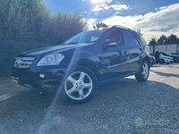 Usata Mercedes ML320 224 CV (164 kW) 2008 Blu SUV