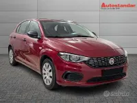 Käytetty Fiat Tipo Pop 120 HP (88 kW) 2017 Punainen Sedan