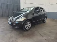 Usata Mercedes A180 Premium 109 CV (80 kW) 2011 Nero Berlina