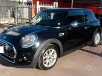 Usata Mini Cooper D 116 CV (85 kW) 2016 Nero Utilitaria