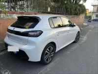 Usata Peugeot 208 Allure 101 CV (74 kW) 2021 Bianco Utilitaria