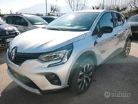 Usata Renault Captur Business 101 CV (74 kW) 2022 Grigio SUV