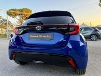 Usata Toyota Yaris Hybrid Lounge 92 CV (67 kW) 2021 Blu/azzurro Berlina