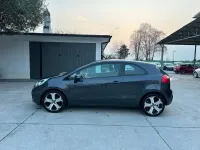 Usata Kia Rio EX 90 CV (66 kW) 2012 Grigio Berlina