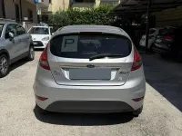Usata Ford Fiesta 68 CV (50 kW) 2010 Grigio Berlina