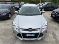 Begagnad Ford Focus Titanium 115 HK (84 kW) 2012 Grå Kombi