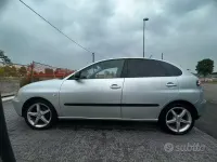 Usata Seat Ibiza 75 CV (55 kW) 2005 Grigio Utilitaria