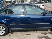 Usata VW Passat 110 CV (80 kW) 1999 Blu Berlina