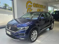 Usata VW T-Roc Style 150 CV (110 kW) 2018 Blu metallizzato SUV