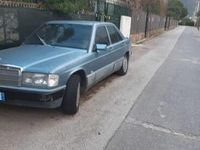 Usata Mercedes 190 90 CV (66 kW) 1984 Grigio Berlina