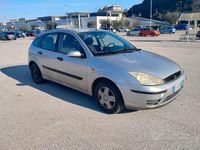 Occasion Ford Focus 100 ch (73 kW) 2002 Gris Berline
