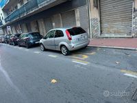 Usata Ford Fiesta 75 CV (55 kW) 2006 Grigio Utilitaria