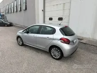 Usata Peugeot 208 Active 82 CV (60 kW) 2017 Grigio Utilitaria