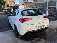 Usata Alfa Romeo Giulietta 105 CV (77 kW) 2012 Bianco Utilitaria