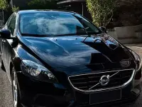 Usata Volvo V40 Momentum 120 CV (88 kW) 2016 Bluazzurro Berlina