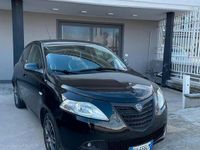 Usata Lancia Ypsilon Silver 69 CV (50 kW) 2016 Nero Utilitaria