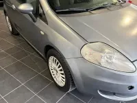 Usado Fiat Grande Punto 75 CV (55 kW) 2006 Gris Utilitario