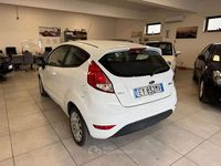 Usata Ford Fiesta 95 CV (69 kW) 2015 Bianco Berlina