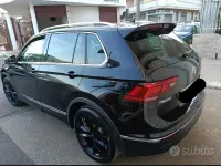 Usata VW Tiguan R-line 131 CV (96 kW) 2020 Nero SUV
