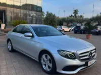 Usata Mercedes E220 Premium Plus 194 CV (142 kW) 2017 Argento metallizzato Berlina