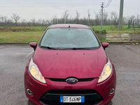 Usata Ford Fiesta Titanium 82 CV (60 kW) 2009 Rosso Utilitaria