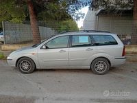 Usata Ford Focus Ghia 116 CV (85 kW) 2002 Grigio Station wagon