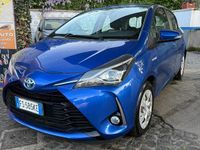 Usata Toyota Yaris Hybrid Active 73 CV (53 kW) 2018 Blu Berlina