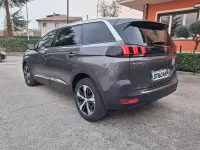 Usata Peugeot 5008 Allure 130 CV (95 kW) 2022 Grigio SUV