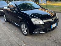 Usata Opel Tigra 69 CV (50 kW) 2007 Nero Cabrio